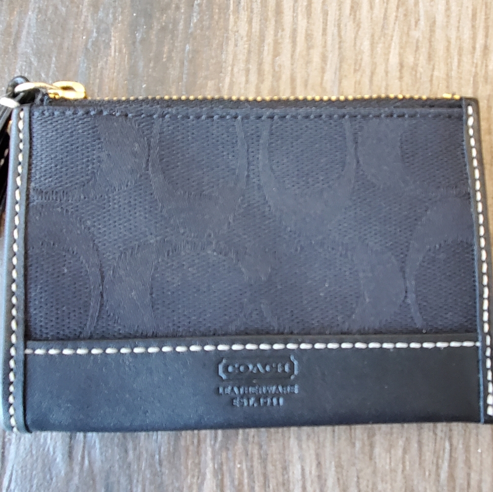 Coach signature print zip card case